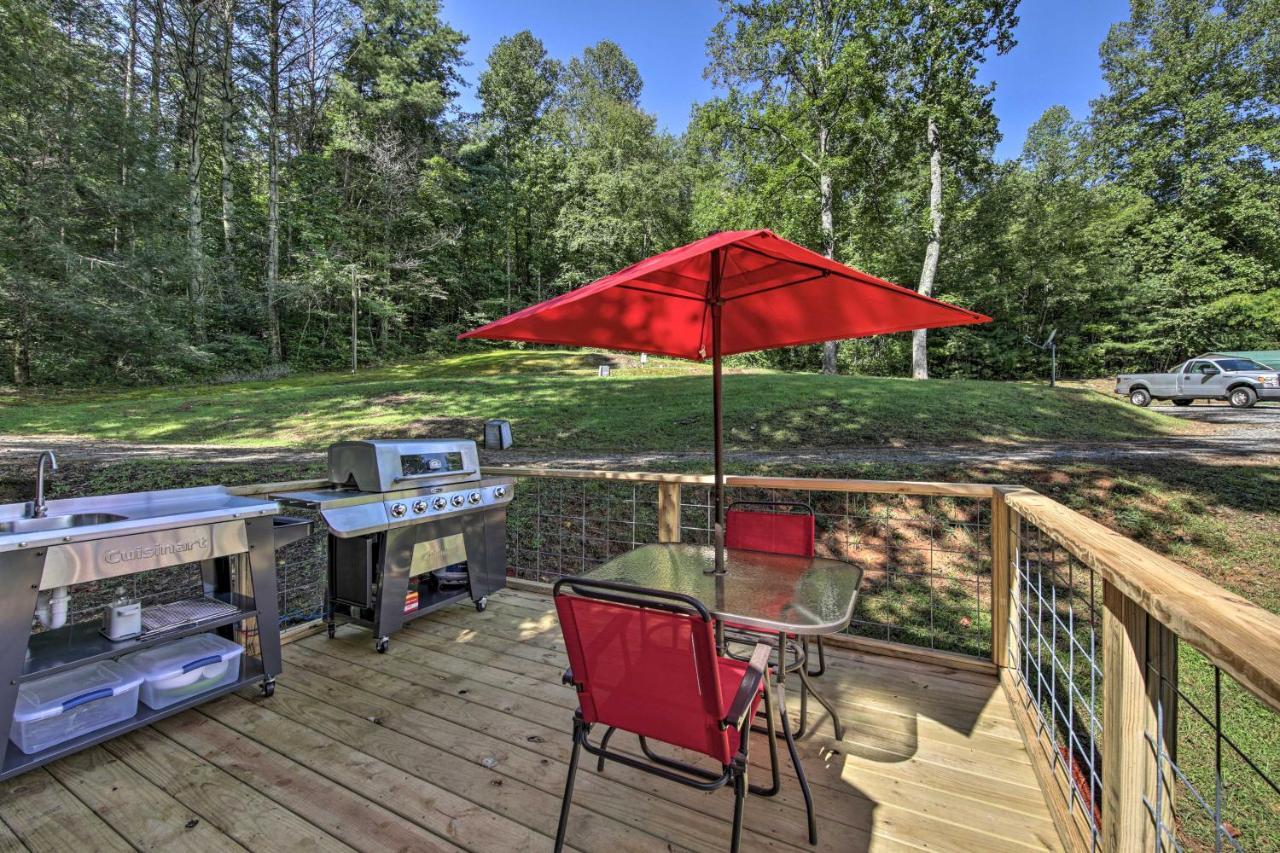 Tiny Home In Hayesville With Deck Near Trails! Exterior photo