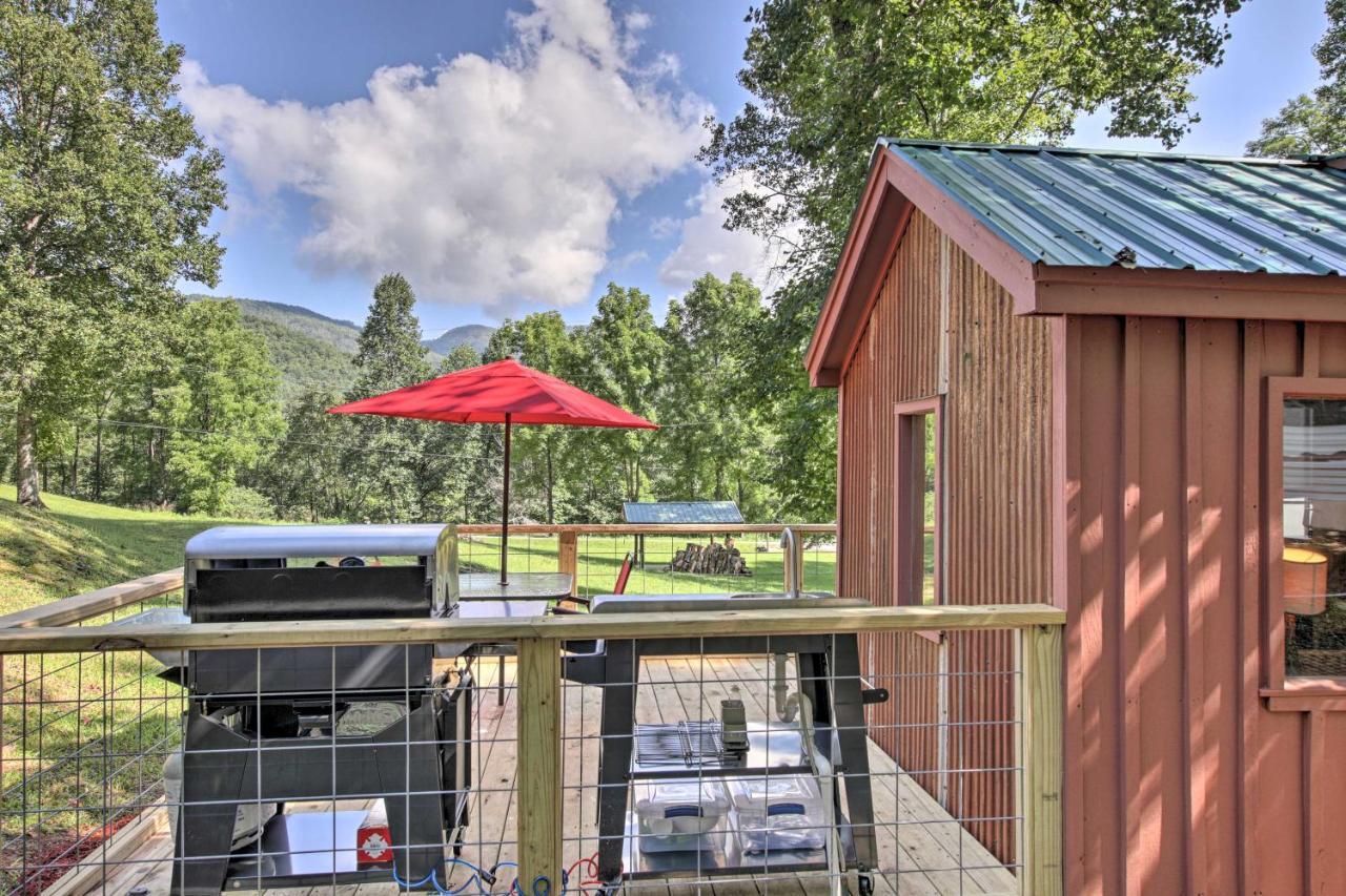 Tiny Home In Hayesville With Deck Near Trails! Exterior photo