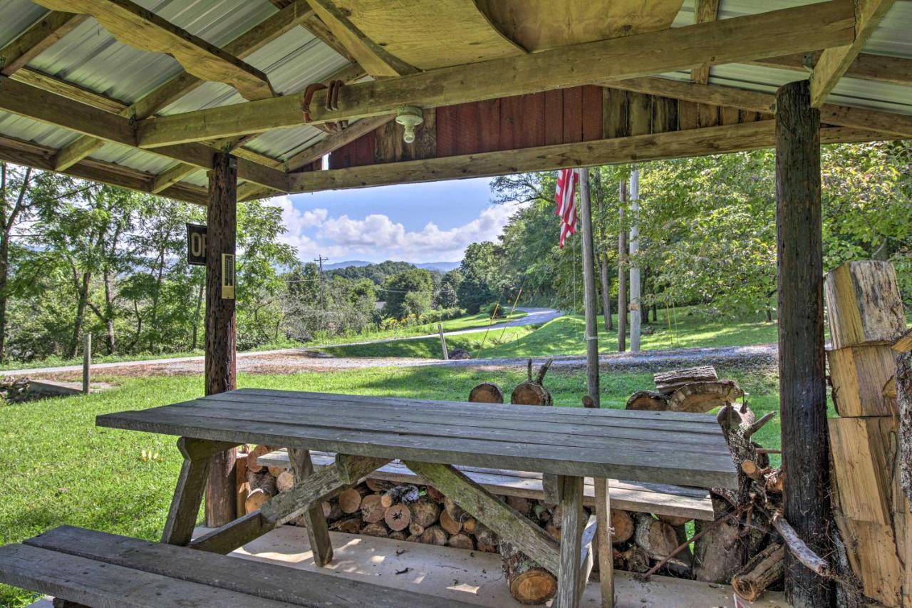 Tiny Home In Hayesville With Deck Near Trails! Exterior photo