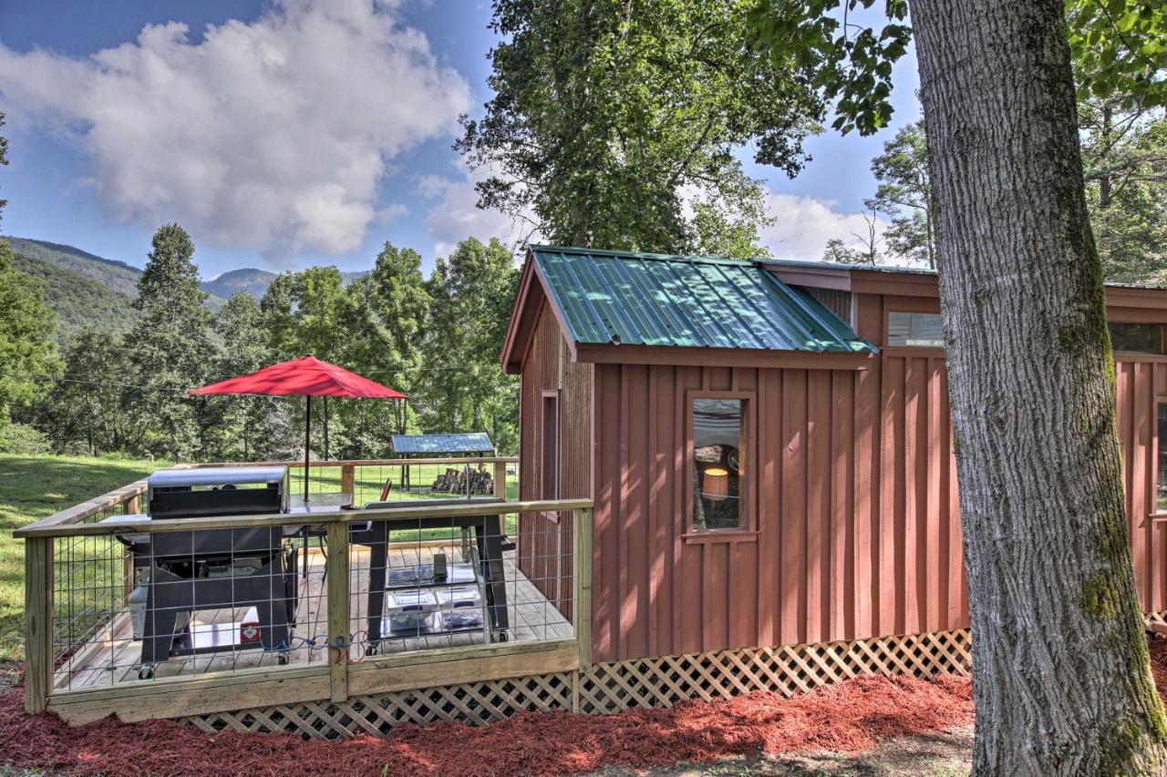 Tiny Home In Hayesville With Deck Near Trails! Exterior photo